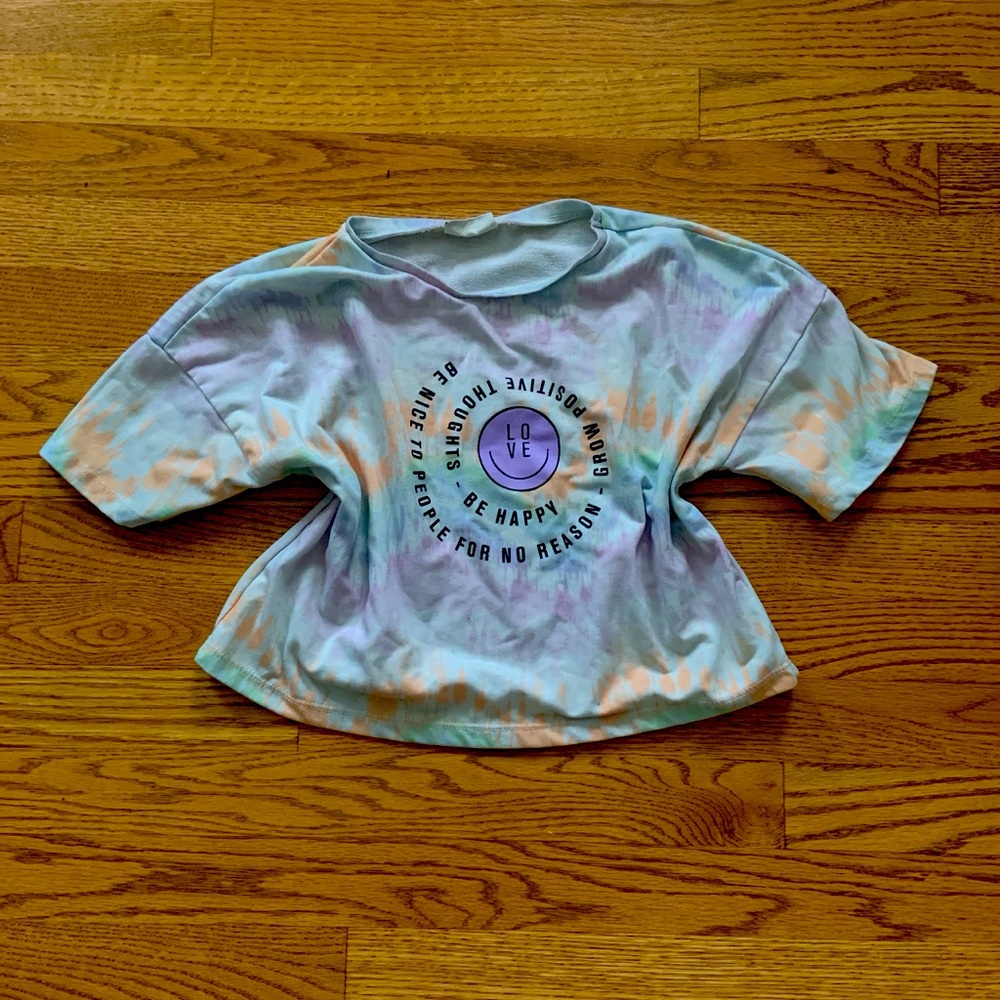Preppy summery tie dye croptop🌺
Brand: LC WAIKIKI